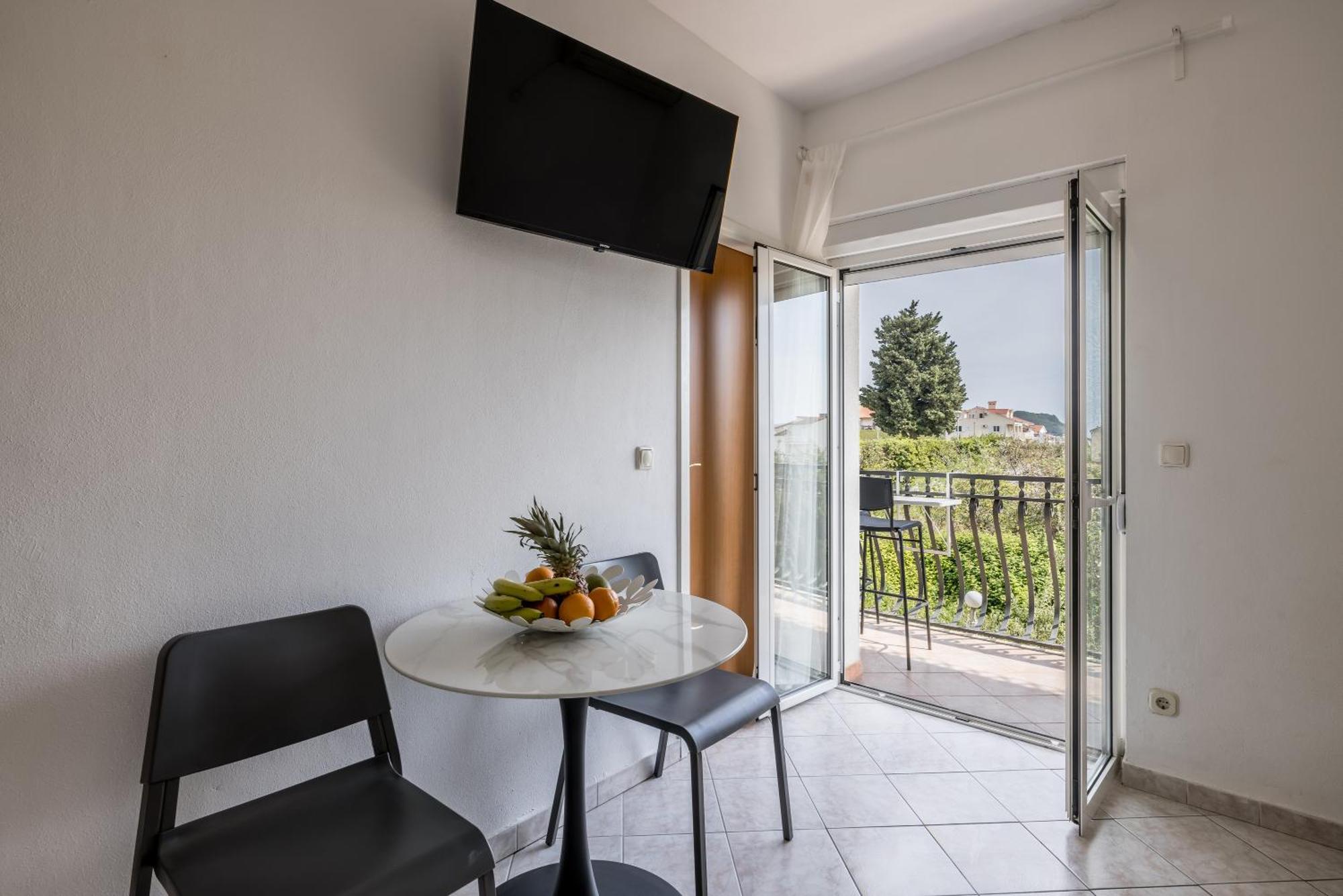 פודסטראנה Mediterano Apartments מראה חיצוני תמונה