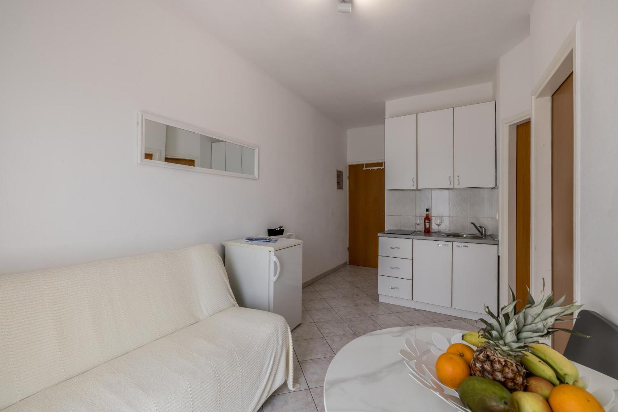 פודסטראנה Mediterano Apartments מראה חיצוני תמונה
