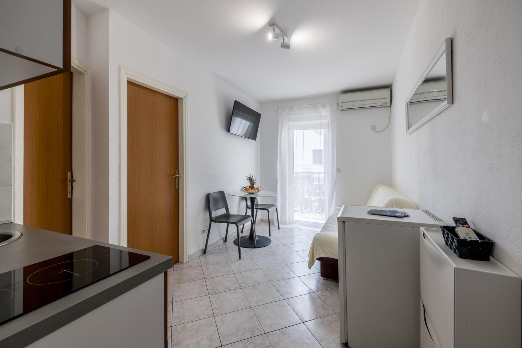 פודסטראנה Mediterano Apartments מראה חיצוני תמונה
