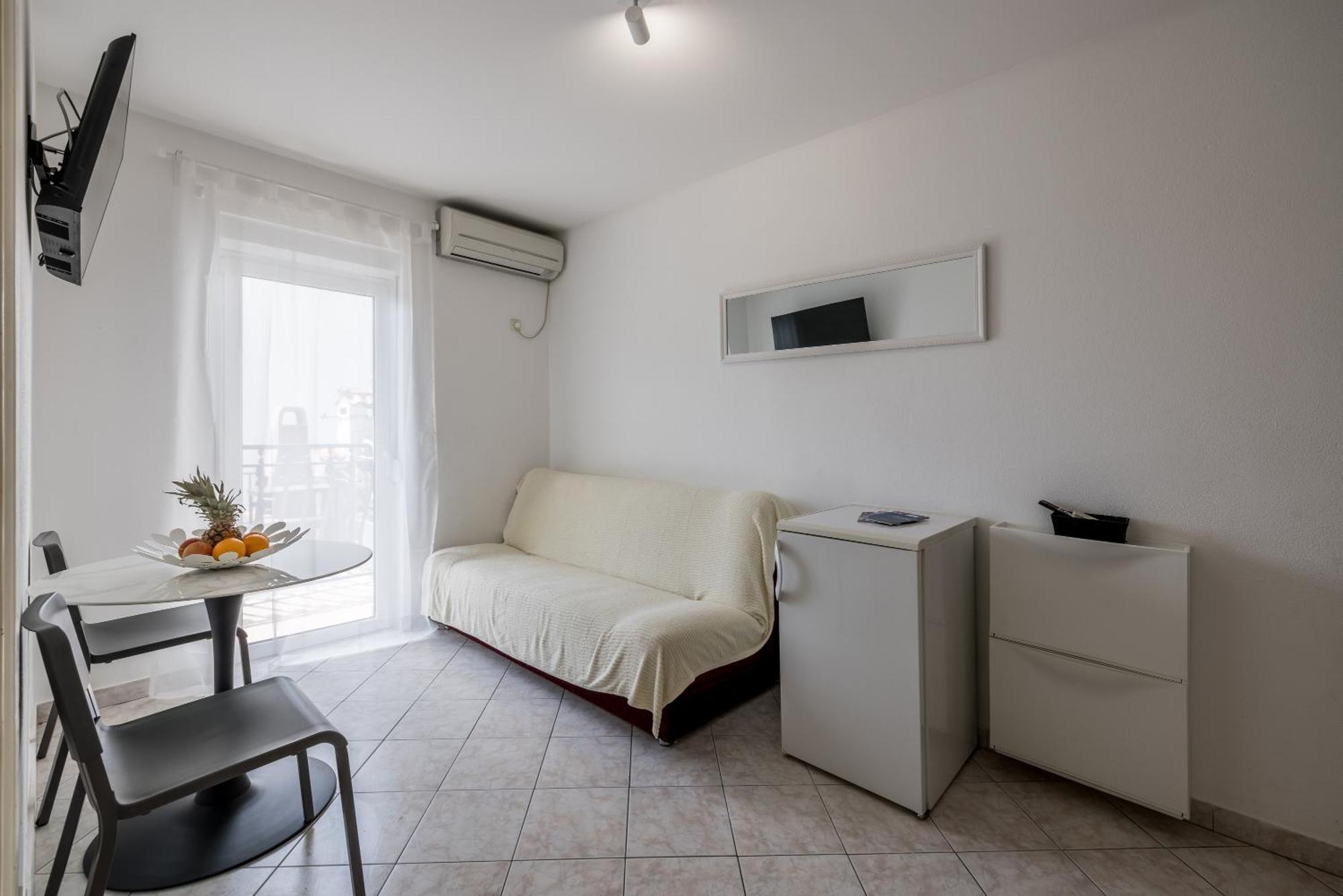 פודסטראנה Mediterano Apartments מראה חיצוני תמונה